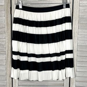 H&M Pleated Mini Skirt Black & White Striped-Small
